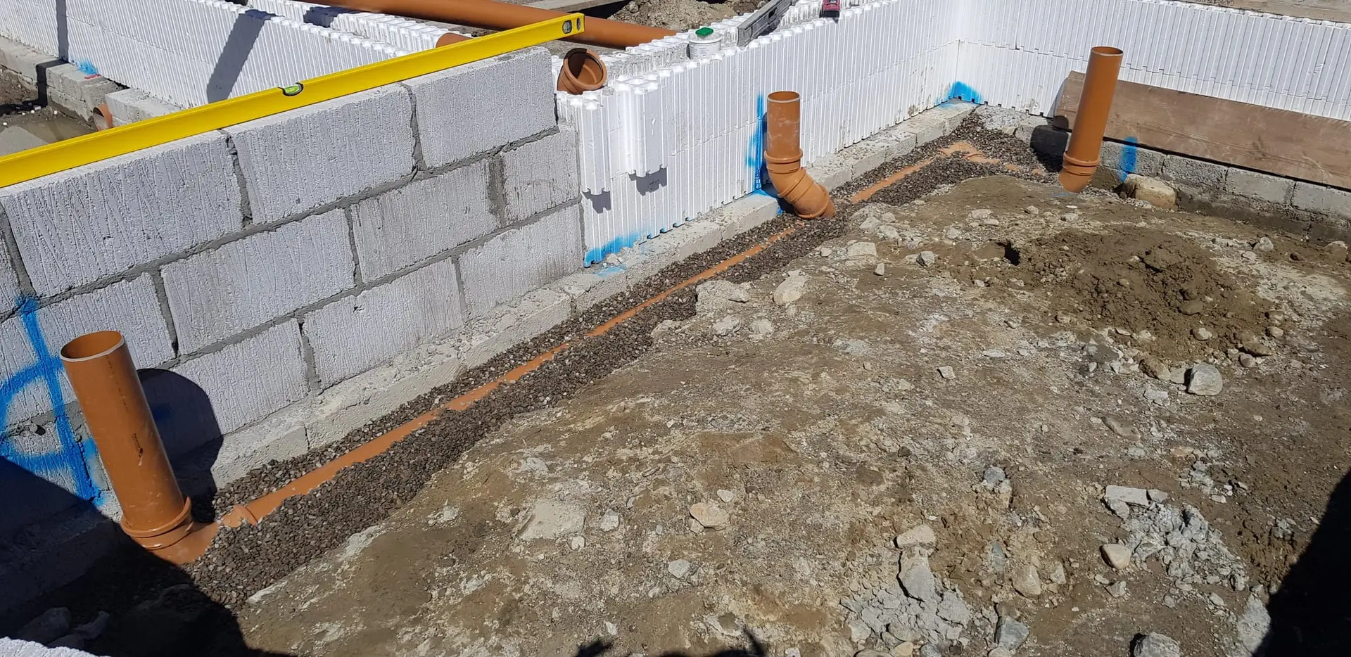 Drainage and blockwork inside the ICF walls