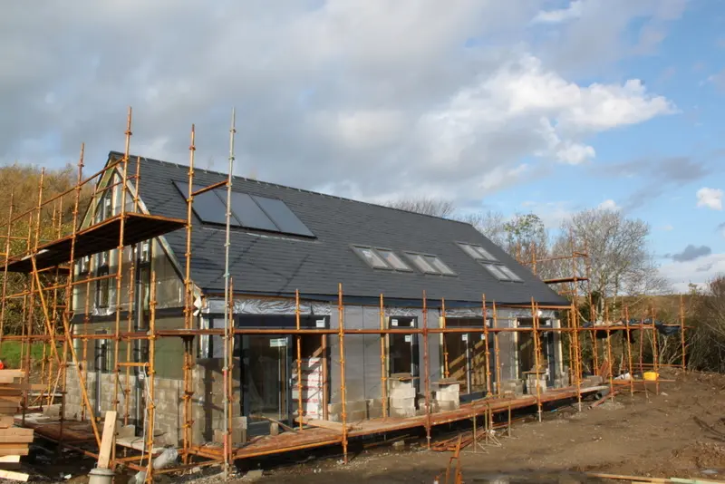 Sasaig under scaffold with roof and rooflights in place